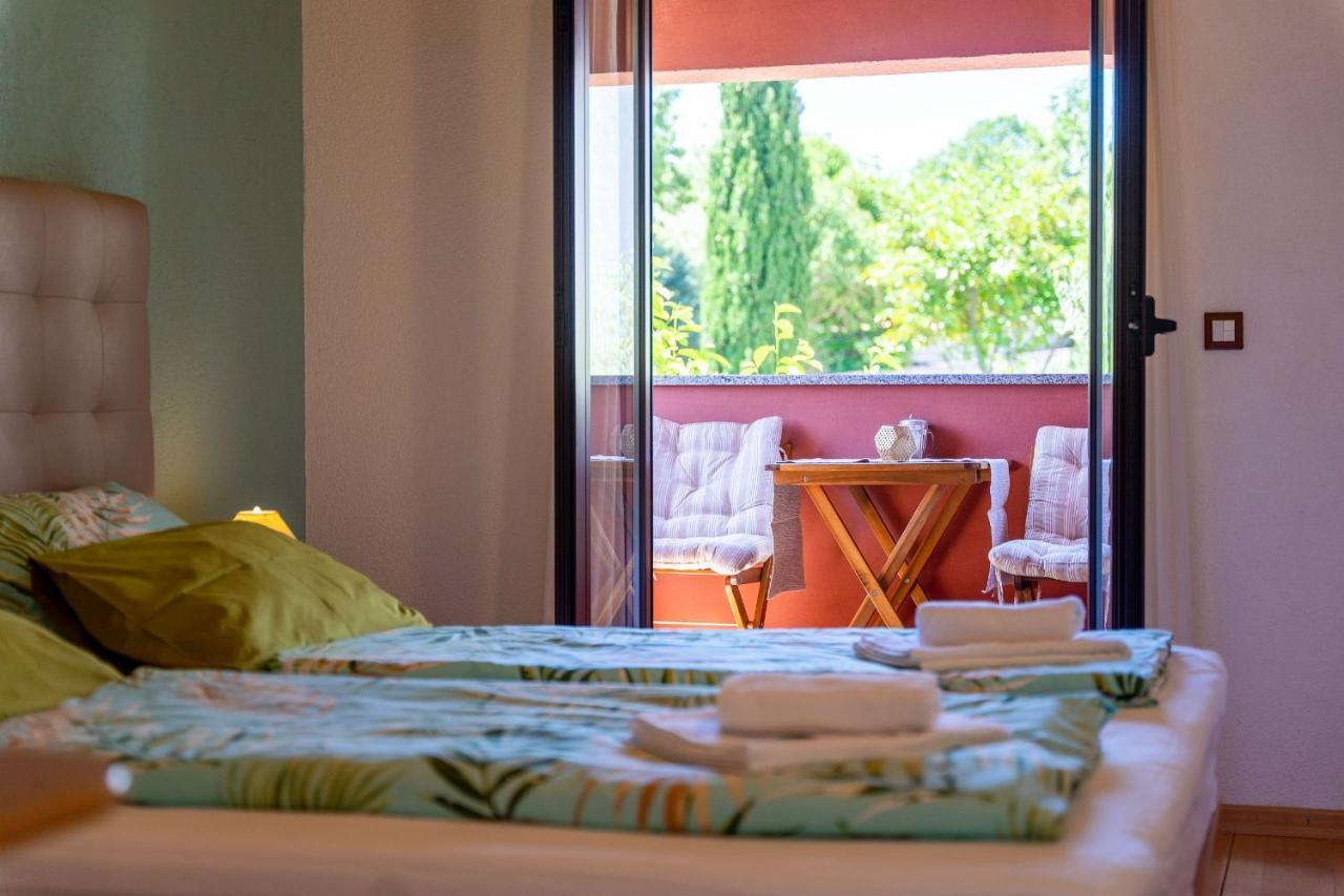 Apartments Miri Врсар Экстерьер фото