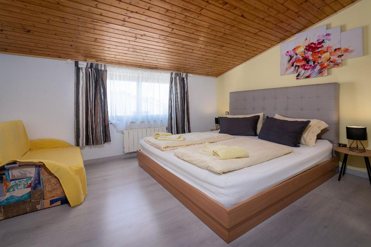 Apartments Miri Врсар Экстерьер фото