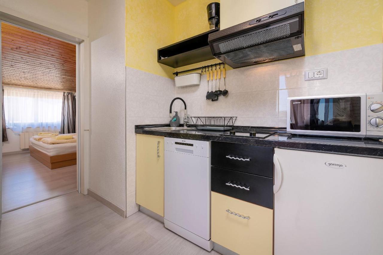 Apartments Miri Врсар Экстерьер фото