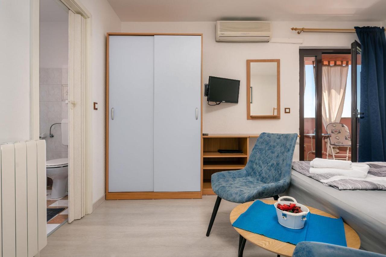 Apartments Miri Врсар Экстерьер фото